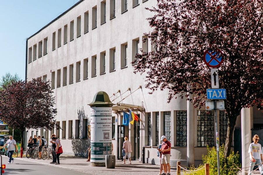Schindler's Factory Museum in Krakow - Guided Tour - Entering Oskar Schindlers former factory
