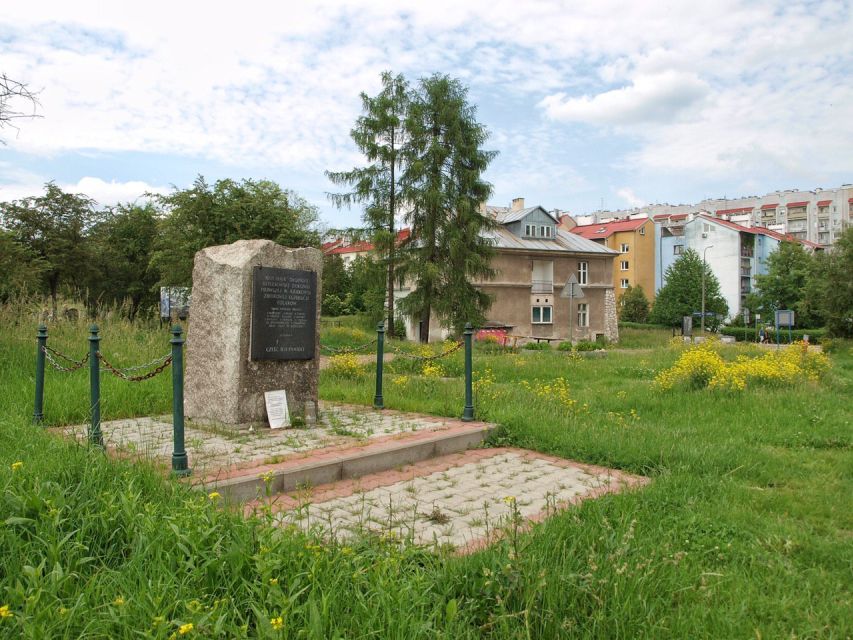 Schindler's Factory & Plaszow Guided Tour - Reaching Plaszow and understanding the camp