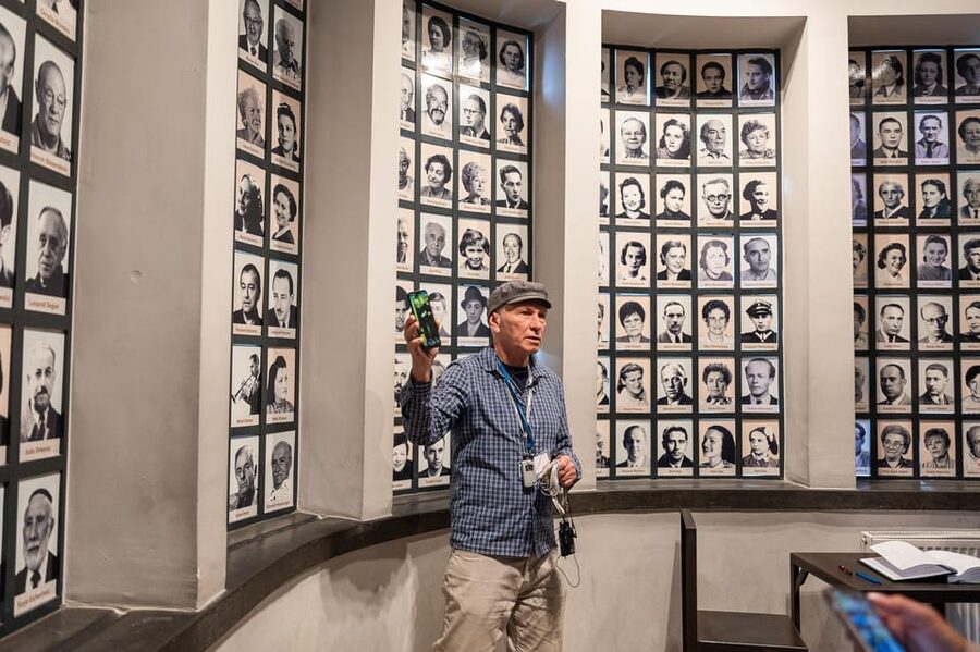 Schindler's Factory Skip the Line Ticket & Guided Tour - Why Schindlers Factory matters in Krakow