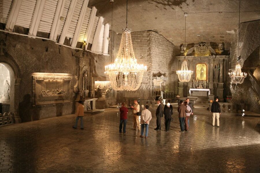 See the Best of Krakow, Wieliczka & Auschwitz in 3 Days - Day 2: Royal Krakow at Wawel Castle and Cathedral