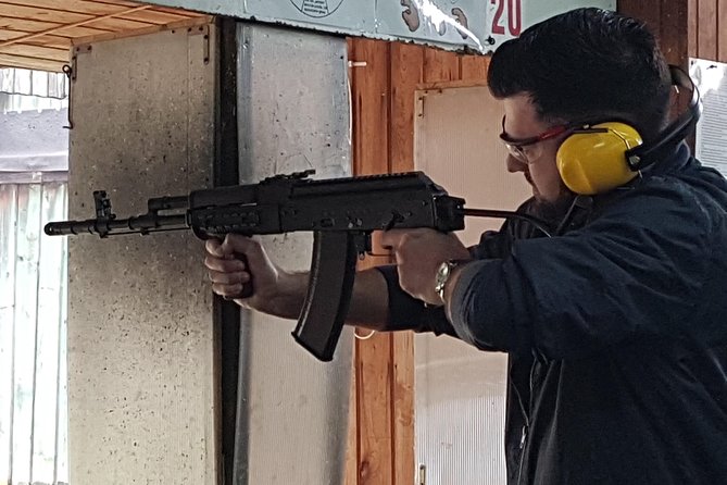 Shooting Krakow+REAL GUN+priv round trip transfer from your hotel - The private pickup and 20-minute ride