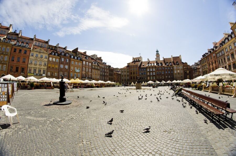Skip-the-Line Warsaw Royal Castle Private Guided Tour - What the price means at $151 per person