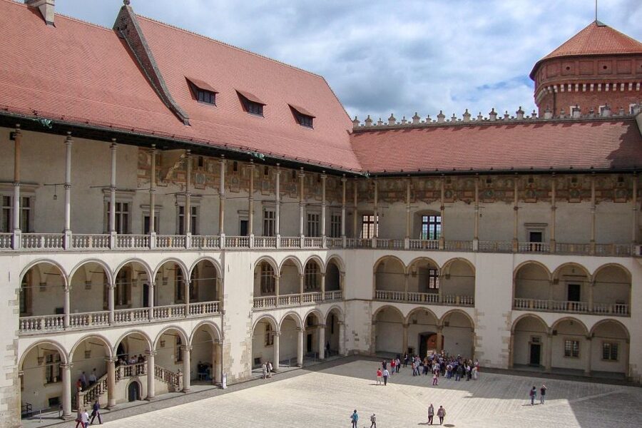 Skip-the-Line Wawel Castle Chambers Private Tour - The 4-hour route and the Crown Treasury
