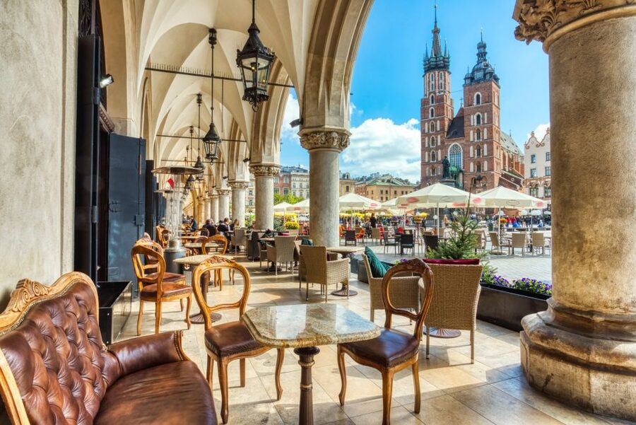 Skip the Line Wawel Castle Chambers Small Group Tour - Wawel Cathedral, Royal Tombs, and Sigismund’s Bell
