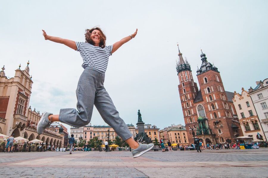 Skip the Line Wawel Castle Chambers Small Group Tour - Choosing between 90 minutes and four hours