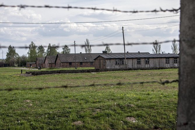 Small Group Auschwitz Tour from Lodz with Lunch - Crossing to Auschwitz II-Birkenau