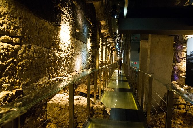 Small-group Rynek Underground Museum Guided Tour in Krakow - What the 90-minute format really means