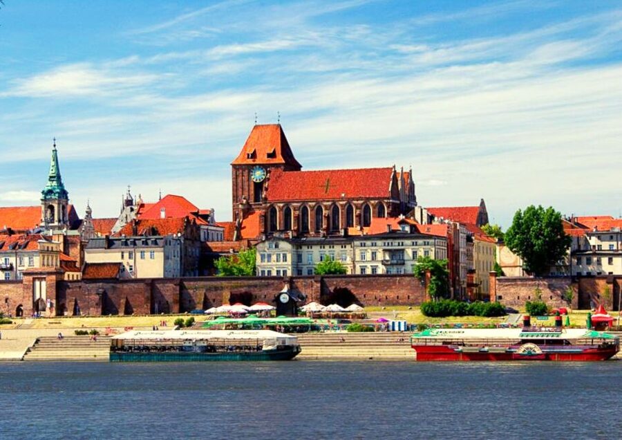 Small-Group Tour from Warsaw to Torun with Lunch - The Main Square and Gothic town hall