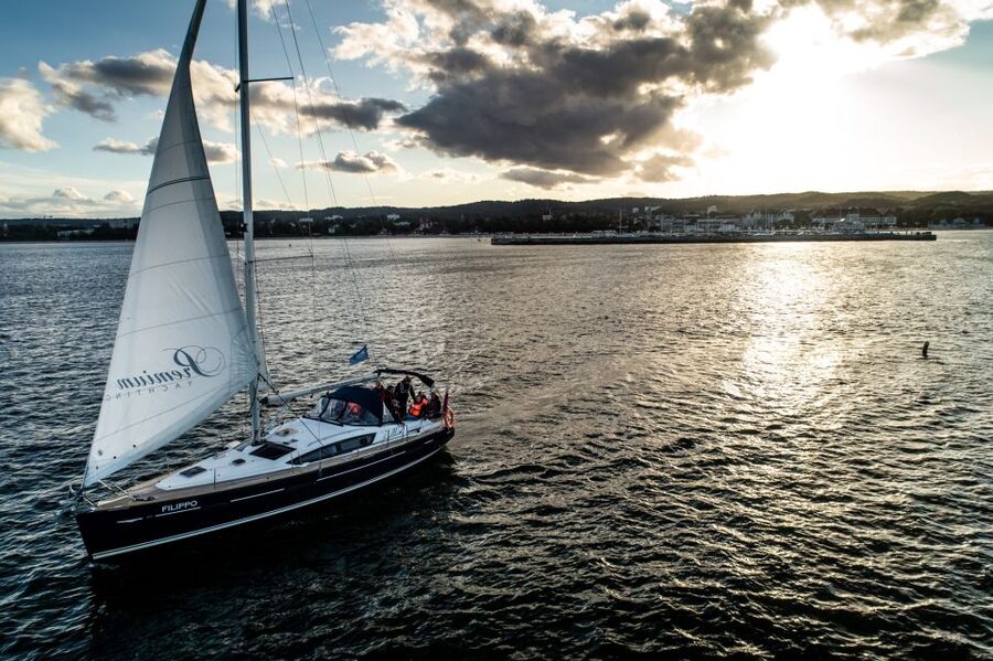 Sopot: Sunset Yacht Cruise with Welcome Drink - The sunset, the wind, and the photographs