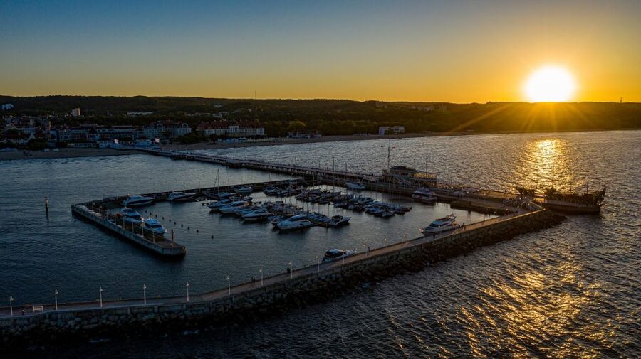 Sopot: Sunset Yacht Cruise with Welcome Drink - Who should book this cruise?