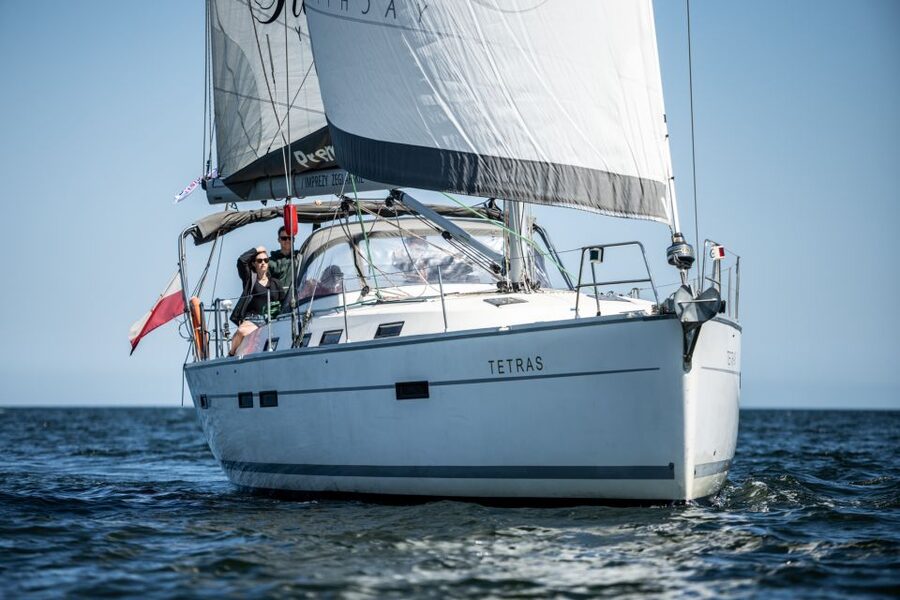 Sopot: Yacht Cruise Around the Bay with Welcome Drink - Sailing toward Orłowo, Gdańsk, or the open gulf