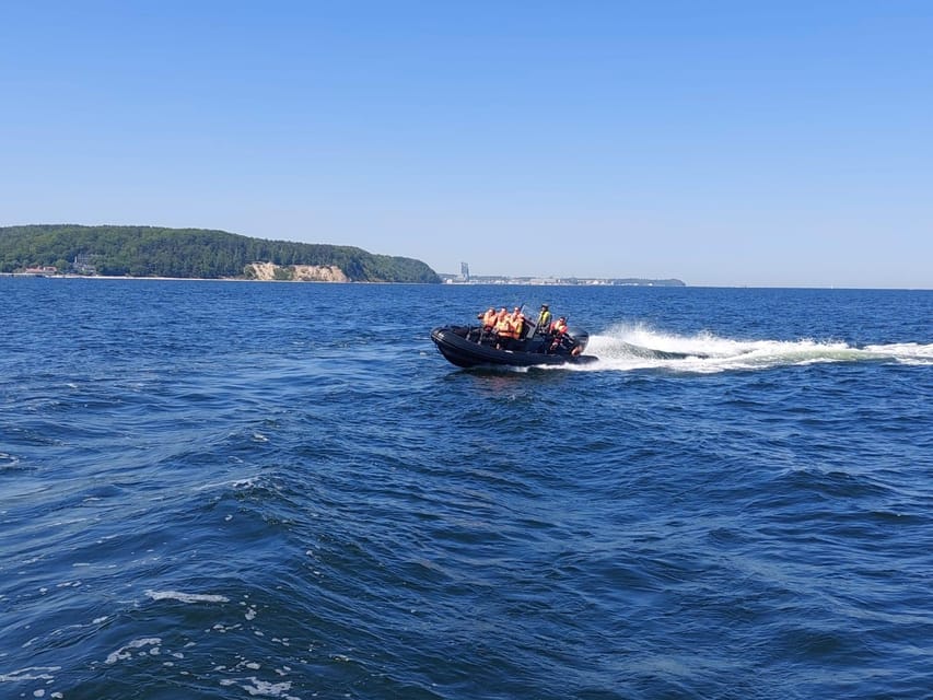 Speed boat Half Hour trip in Sopot. Speed up to 100 km/h - What the 300 HP Yamaha engine means for you