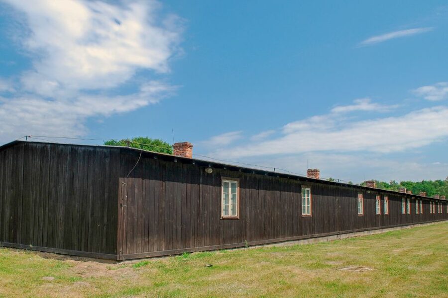 Stutthof Concentration Camp:Guided Tour with Transportation - The Baltic beach walk after a difficult morning
