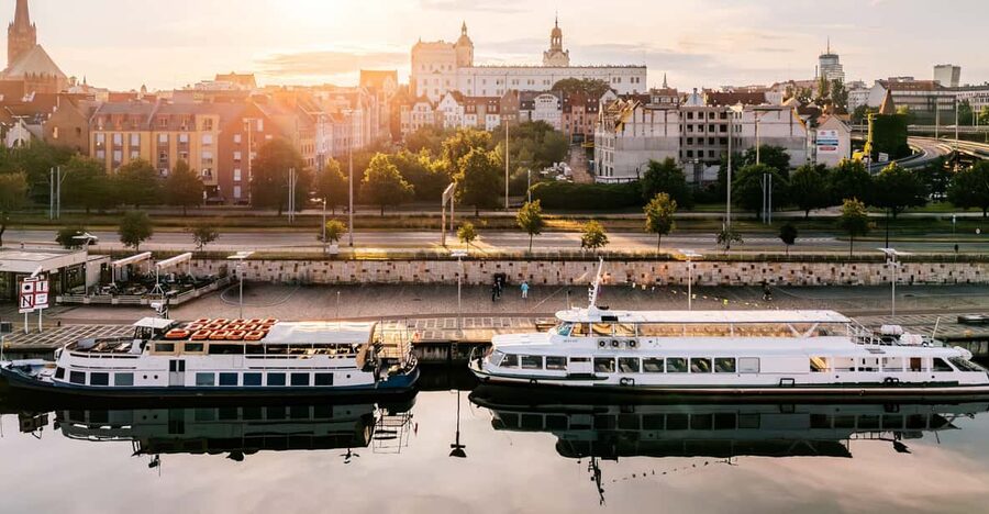 Szczecin: Cruise to the Dąbie Lake - The Święta River brings a quieter side of Szczecin