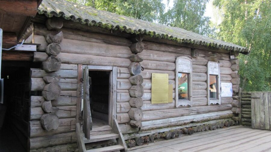 Szymbark: Kashubian Switzerland 5-Hour Private Tour - Szymbark’s odd and serious attractions