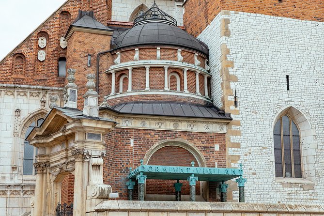 The Heart of Krakow: Old Town & Wawel Castle Private Tour - Why this short Krakow walk works as an introduction