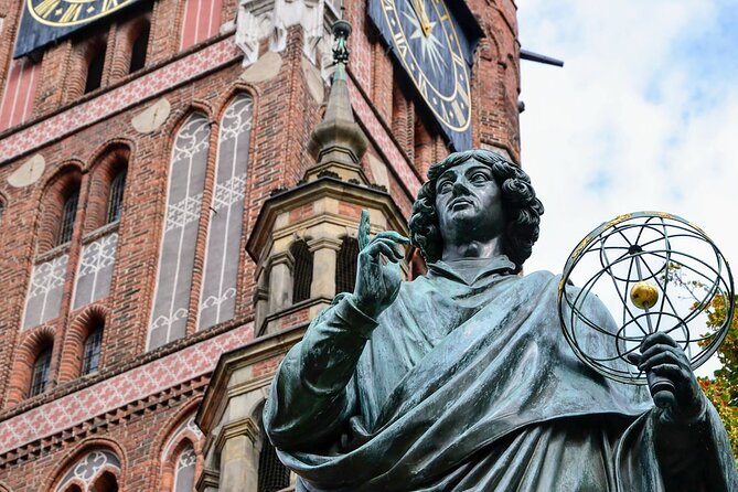 Torun - City of Copernicus Private Tour - Starting with Toruń’s Leaning Tower