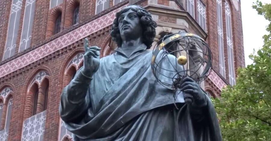 Torun Copernicus Trail and Old Town Private Walking Tour - Following Copernicus through Torun’s Old Town