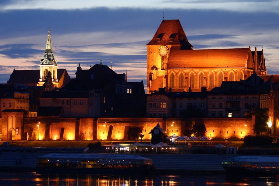 Torun: Family-Friendly Historical Walking Tour - Why Torun works so well for a family history tour