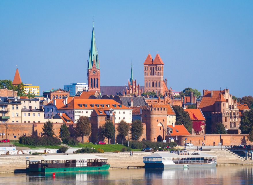 Torun Old Town Highlights Private Walking Tour - Vistula views and the Cathedral of St. John