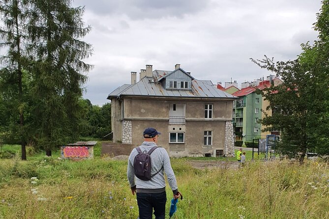 TOUR AL CAMPO DE CONCENTRACIÓN DE PLASZOW. El campo de la Lista de Schindlert. - SS barracks, service buildings, and the former camp layout