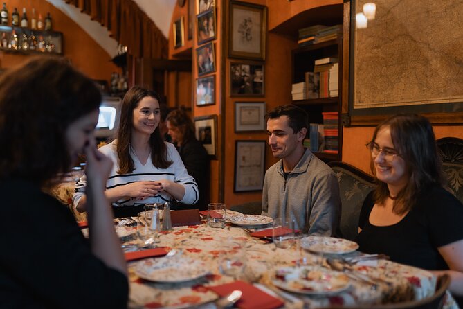 Traditional Jewish Ashkenazi Food Tour in Krakow - The Pace, Group Size, and Practical Fit
