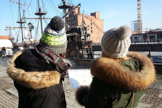 Undercover City Games: Gdansk - Your mission begins at the Four Quarters Fountain