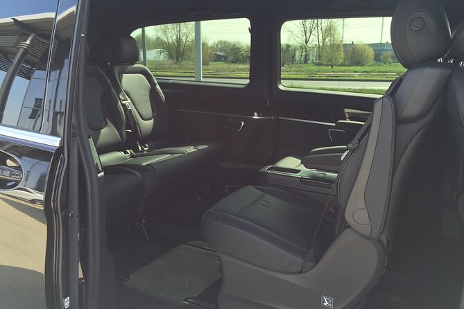 VAN Private transfer: Krakow City - Krakow Airport - Key points to know before booking