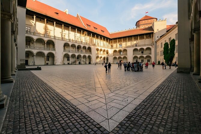 Walking Tour in Iconic Monuments of Krakow Poland - Wawel Cathedral, Poland’s royal and spiritual center