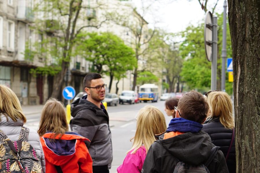 Warsaw: 2.5-Hour Dark Side - Praga District by a Retro Bus - The Praga Bermuda Triangle