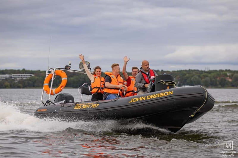 Warsaw: Adrenaline Ride on the Vistula River (Wisła) - Finding the black John Dragon boat