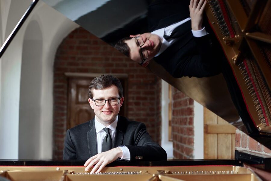 Warsaw: Chopin Concert in the Old Town - The pianists bring their own character