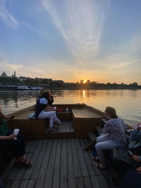 Warsaw: Evening Vistula Cruise with Welcome Drink - Key points before you book