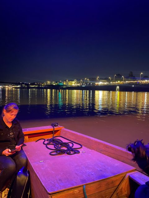 Warsaw: Evening Vistula Cruise with Welcome Drink - A wooden boat with room to change your view
