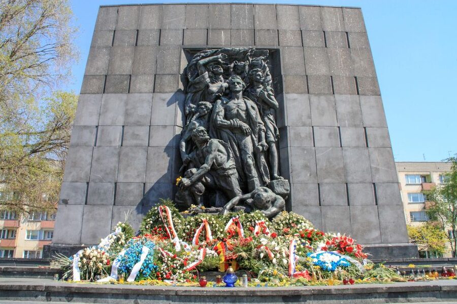 Warsaw: Ghetto, Jewish Cemetery & POLIN Museum Private Tour - The two-hour walk through the former ghetto