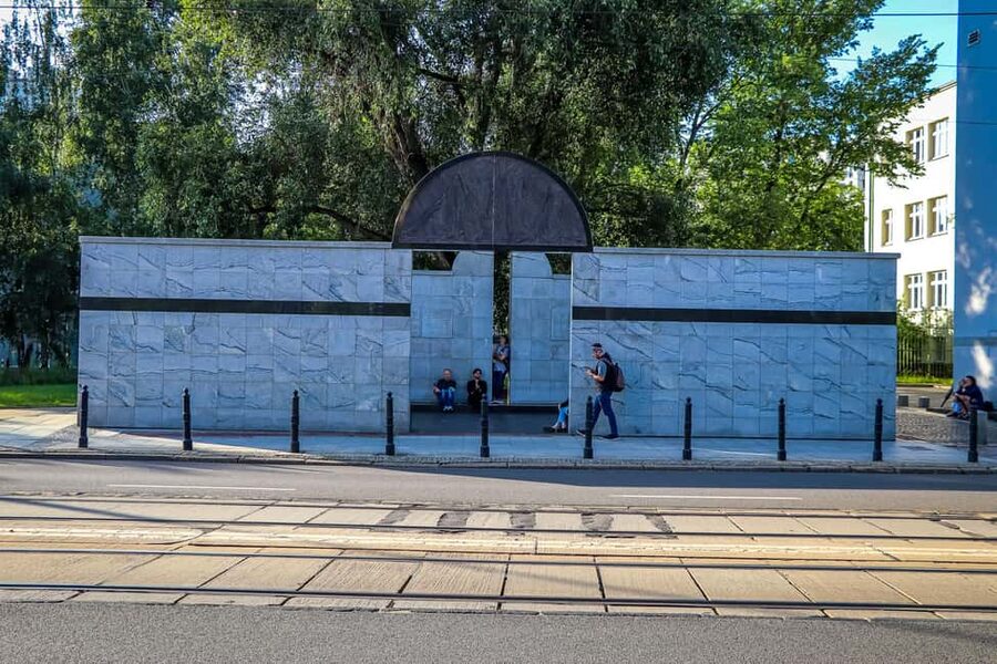 Warsaw: Jewish History Guided Walking Tour in English - Why Jewish Warsaw needs more than a wartime story