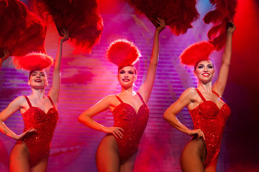 Warsaw: Live Show at Sabat Theatre - The final stretch: dancing onstage with live music