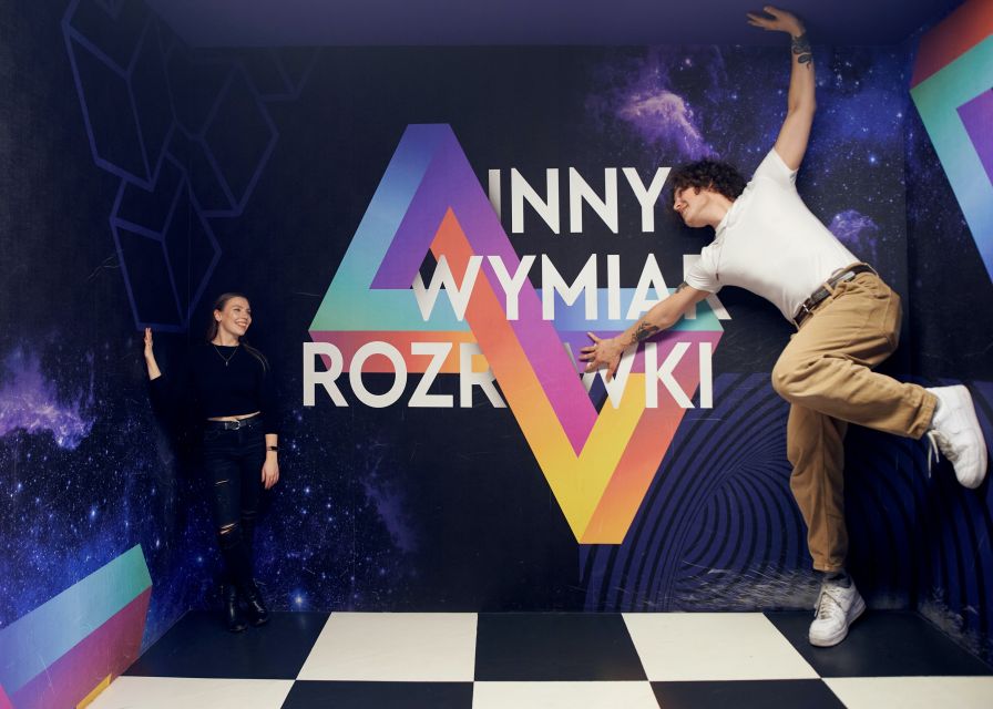 Warsaw: Museum World of Illusion Entry Ticket - The Mirror Room and photo opportunities