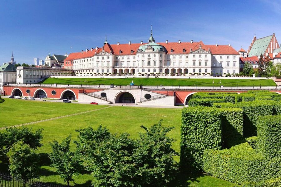Warsaw: Old and New Town Private Walking Tour - The Barbican, Kanonia bell, and Vistula viewpoint