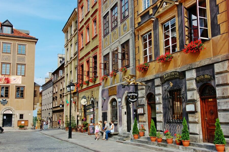 Warsaw: Old and New Town Private Walking Tour - Grand Theatre, National Opera, and the Tomb of the Unknown Soldier
