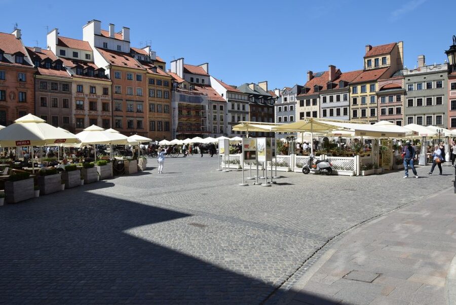 Warsaw: Old Town Guided Walking Tour - St. John’s Cathedral, the Jesuit Church, and the old defenses