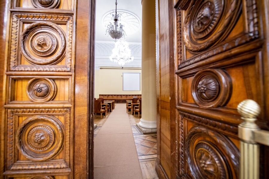 Warsaw: Palace of Culture and Science Tour with Terrace - Group size, guide style, and the pace
