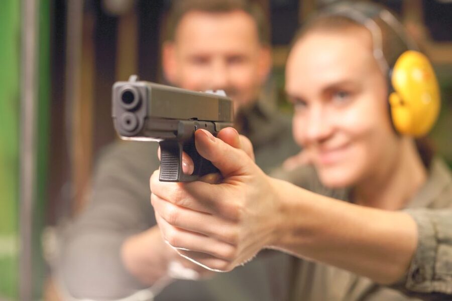 Warsaw: Shooting Range - Going alone or bringing friends