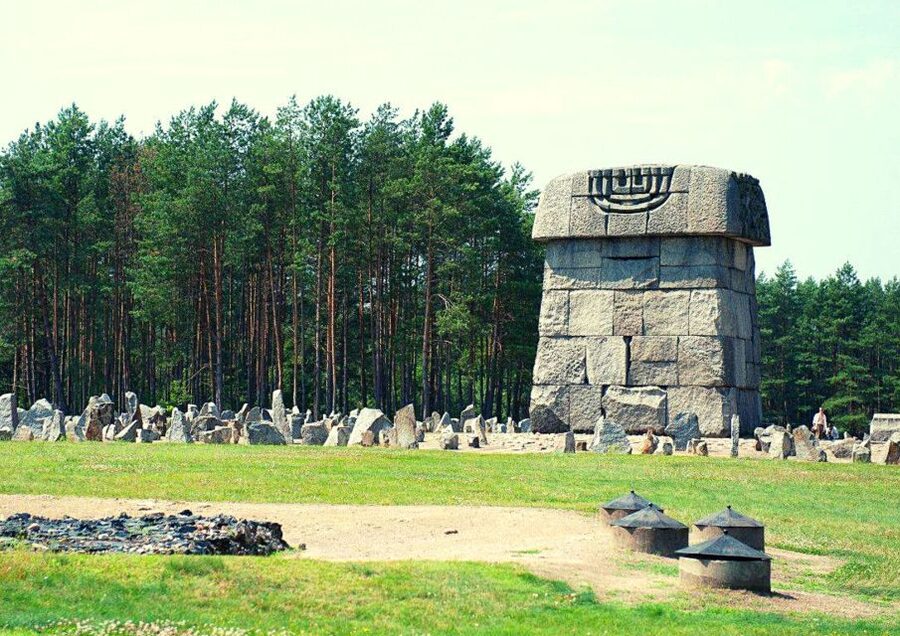 Warsaw: Small-Group Tour to Treblinka Extermination Camp - Leaving Warsaw for a serious day trip