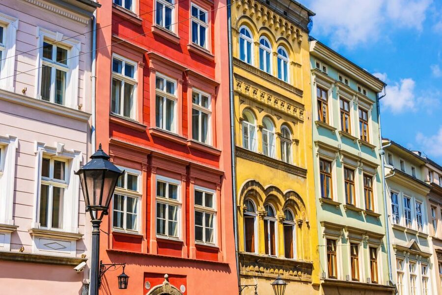 Warsaw to Auschwitz and Krakow Old Town Full-Day Trip by Car - Who will get the most from this tour
