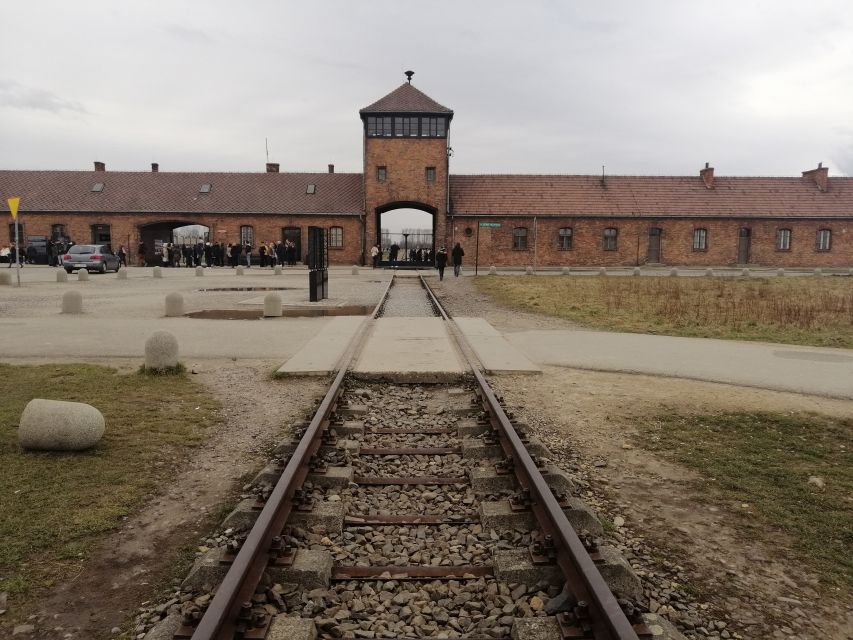 Warsaw: Tour to Krakow and Auschwitz by Train with Pickup - Why this Warsaw day trip works
