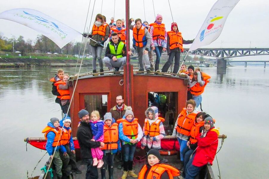 Warsaw: Traditional Galar Cruise on The Vistula River - Boarding at Marina Warszawa beside Copernicus Science Centre
