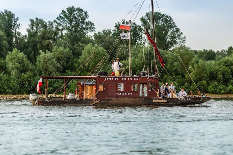 Warsaw: Traditional Galar Cruise on The Vistula River - Choosing the best time and season