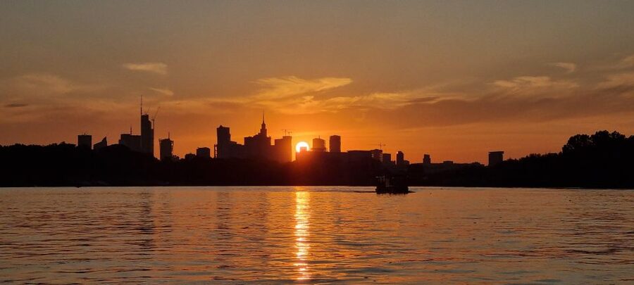 Warsaw: Vistula River Sunset Cruise with Welcome Drink - Key points to know before you book
