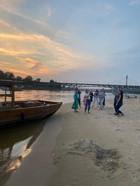 Warsaw: Vistula River Sunset Cruise with Welcome Drink - Finding the boat at the Mermaid Monument
